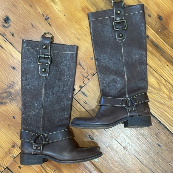 BCBG Maxazria Western Style Brown Leather Boots size 8 - Picture 3 of 12